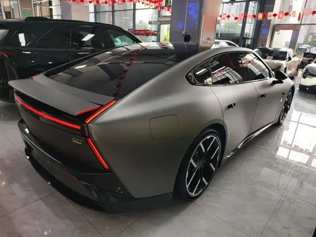 Xpeng P7 — Фото автомобиля 6