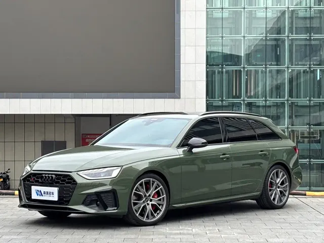 Фотография автомобиля — Audi S4