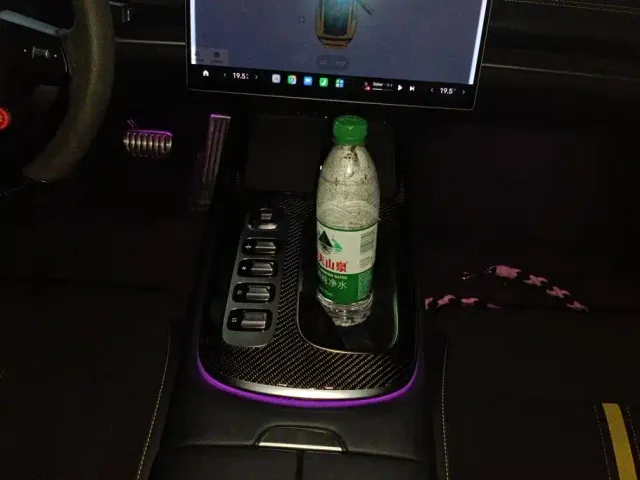 Xiaomi SU7 Ultra — Фото автомобиля 16
