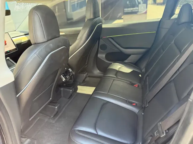 Tesla Model Y — Фото автомобиля 5