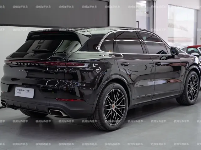 Porsche Cayenne — Фото автомобиля 7