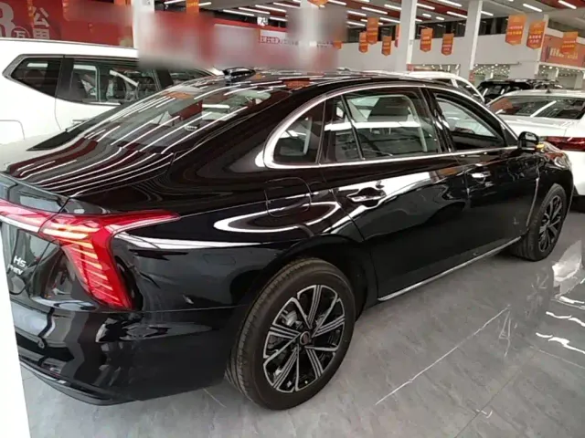 Hongqi H5 PHEV — Фото автомобиля 6