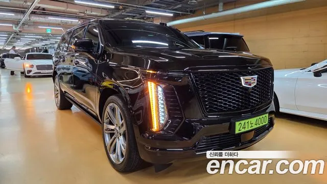 Cadillac Escalade Generation 5 — Фото автомобиля 2