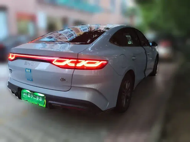 BYD Qin L — Фото автомобиля 6