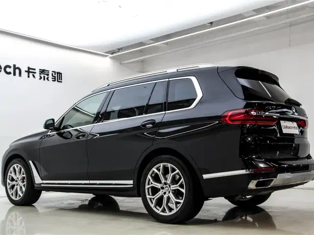 BMW X7 — Фото автомобиля 7
