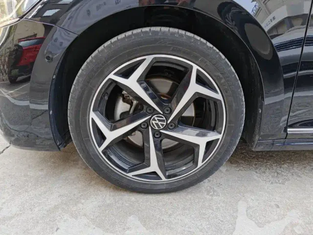 Volkswagen Passat — Фото автомобиля 22