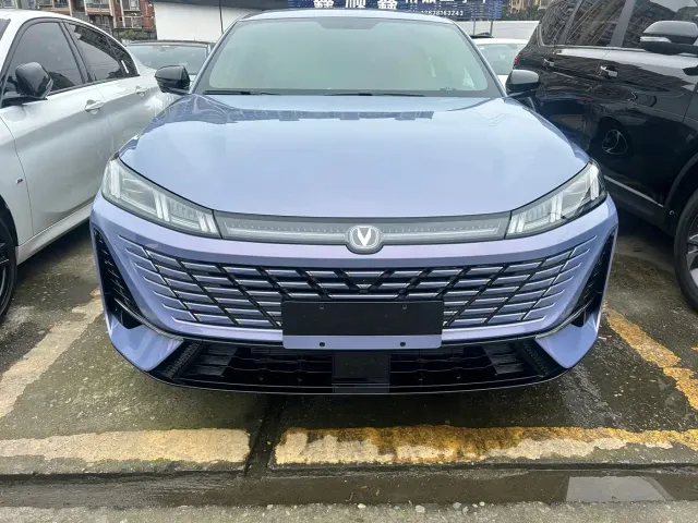 Changan Eado — Фото автомобиля 2