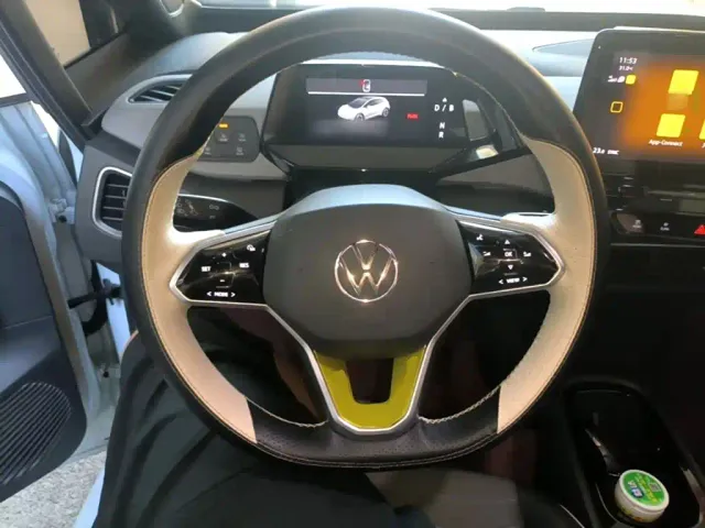 Volkswagen ID.3 — Фото автомобиля 10