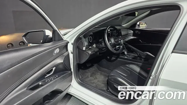 Hyundai AVANTE Avante (CN7) — Фото автомобиля 10