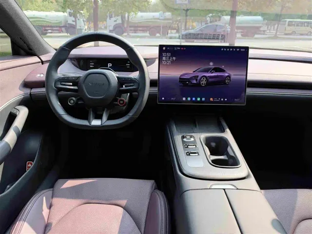 Xiaomi SU7 — Фото автомобиля 22