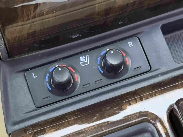 Toyota Alphard — Фото автомобиля 19