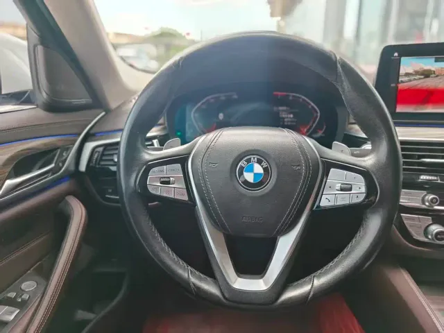 BMW 5 Series — Фото автомобиля 15
