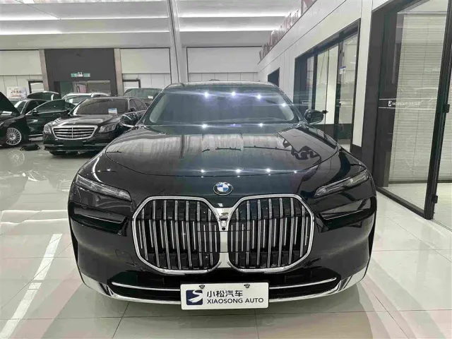 BMW 7 Series — Фото автомобиля 2