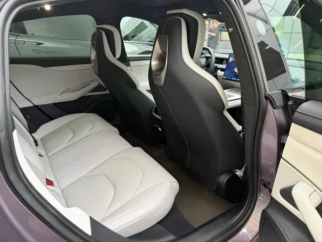 Xiaomi SU7 — Фото автомобиля 7