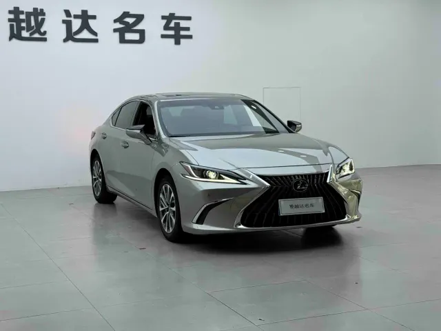 Lexus ES — Фото автомобиля 5