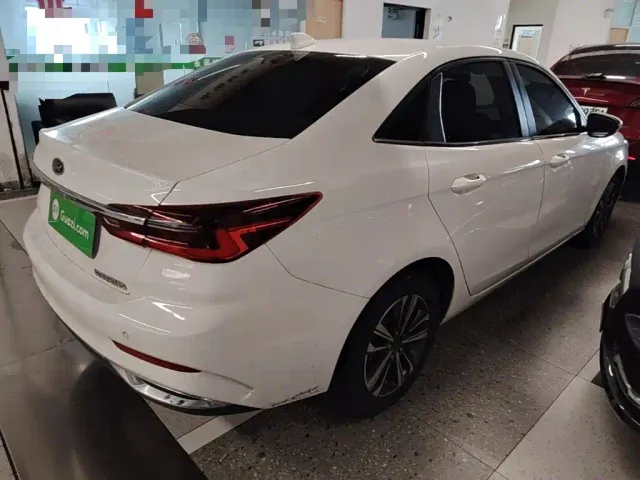 Ford Escort — Фото автомобиля 6