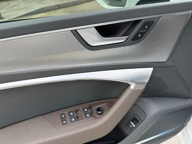 Audi A7L — Фото автомобиля 13