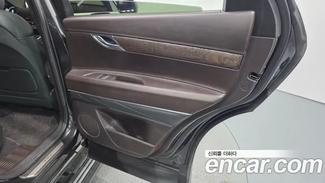 Genesis GV80 — Фото автомобиля 14