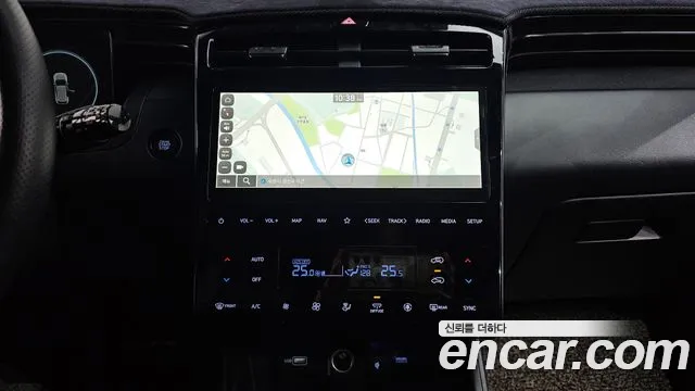 Hyundai Tucson Tucson (NX4) Бензин 1.6 Turbo 4WD — Фото автомобиля 14