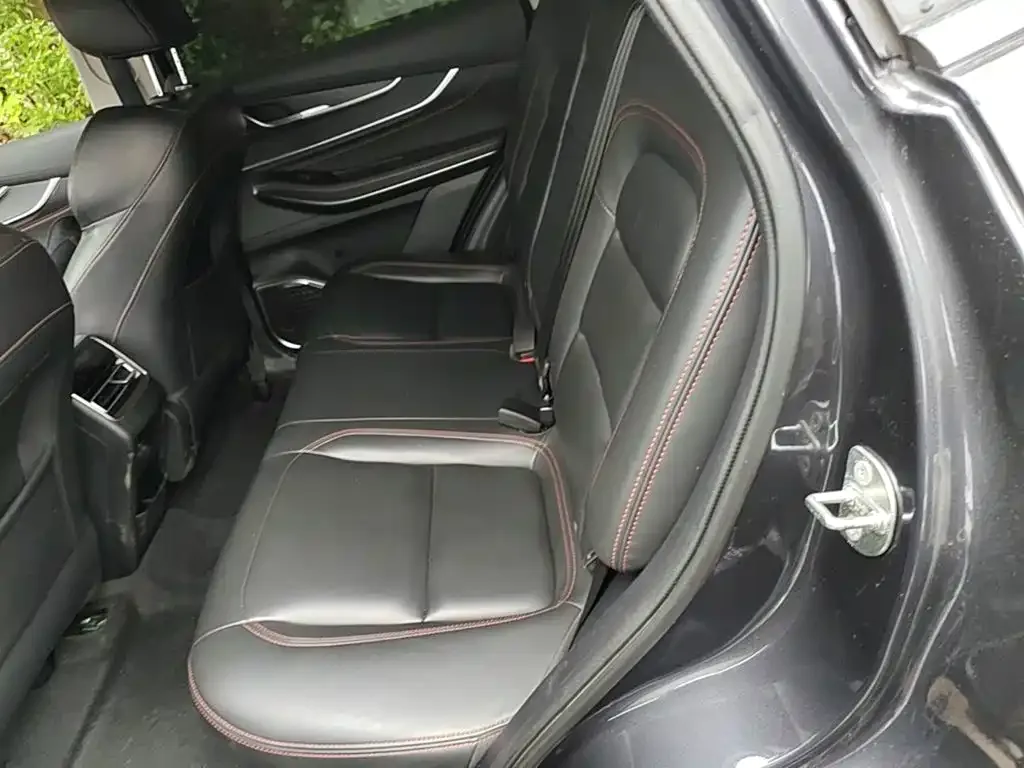 Exeed Exeed Windchaser 2022 Riding the Wind and Waves Edition 1.5T CVT Wind Rider — Фото автомобиля 16