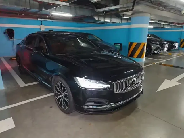 Volvo S90 — Фото автомобиля 2