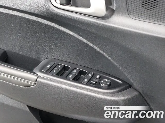 Hyundai Venue — Фото автомобиля 13