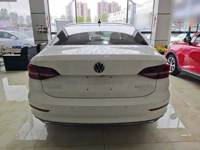 Volkswagen Lavida — Фото автомобиля 5