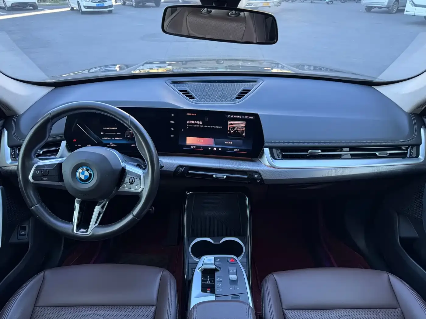 BMW BMW iX1 2023 eDrive25L M Sport Package — Фото автомобиля 6
