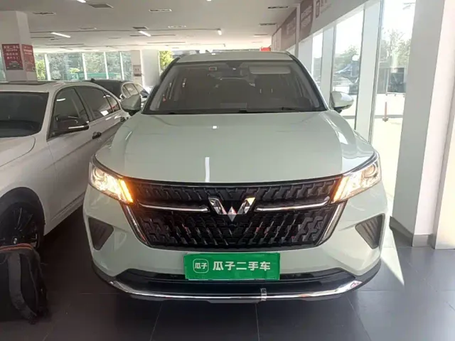 Wuling Asta — Фото автомобиля 2