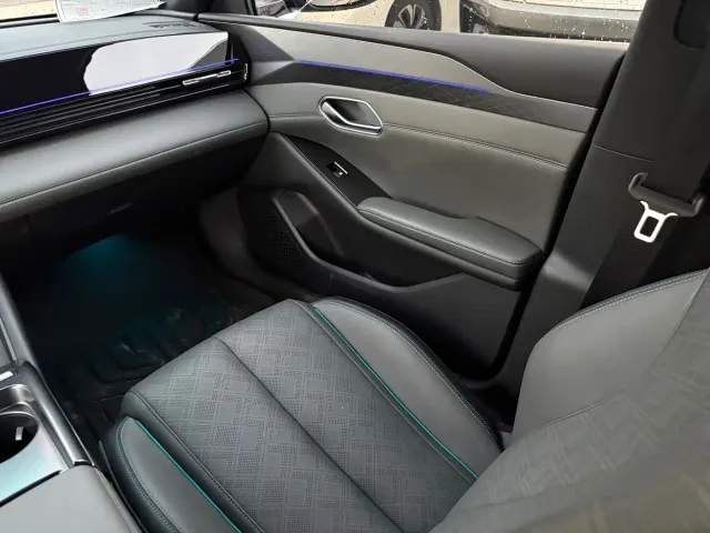 BYD Qin L — Фото автомобиля 9