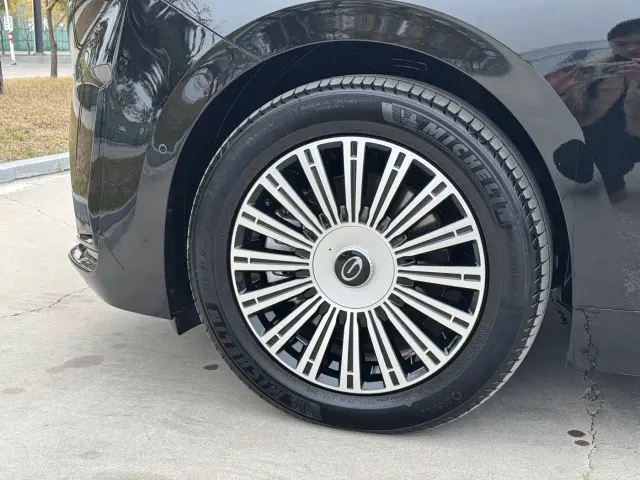 GAC Trumpchi E8 — Фото автомобиля 19