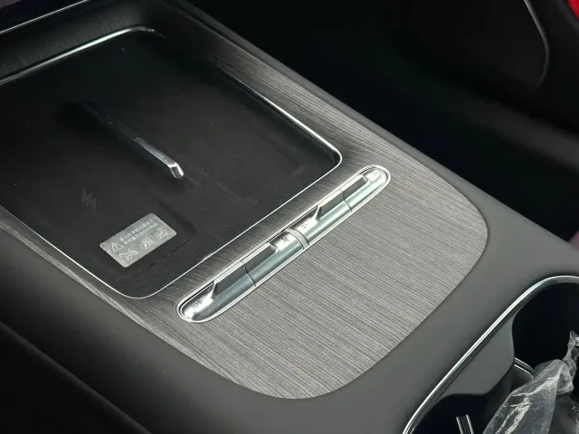Xiaomi SU7 — Фото автомобиля 21
