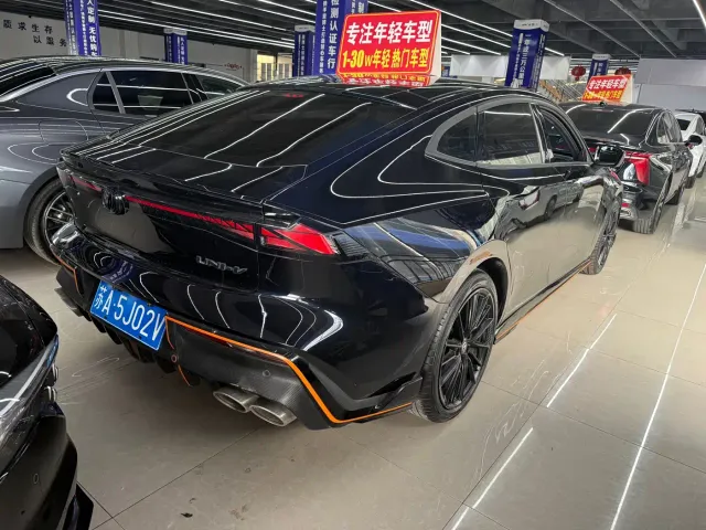 Changan Changan UNI-V 2022 1.5T Sport Edition — Фото автомобиля 4