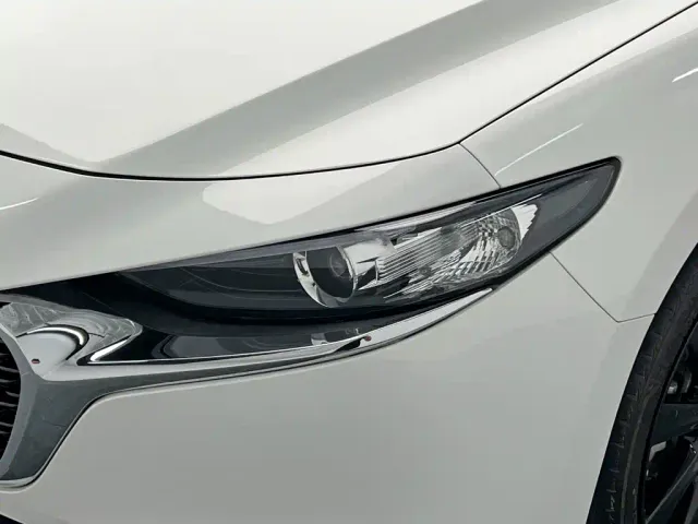 Mazda Axela — Фото автомобиля 10