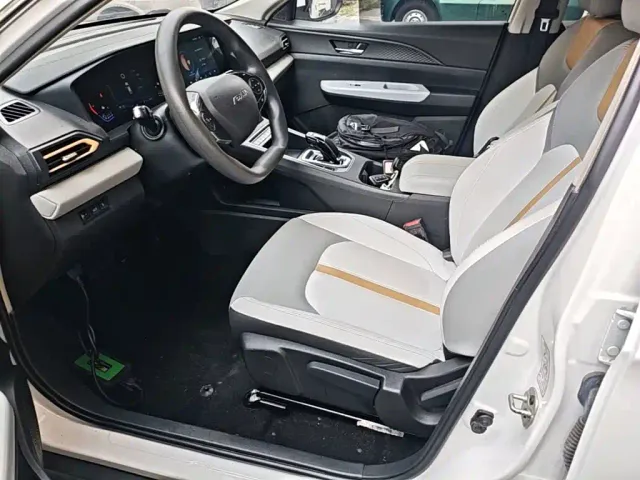 Dongfeng Fengshen E70 — Фото автомобиля 14