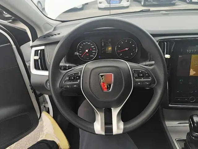Roewe i6 — Фото автомобиля 10