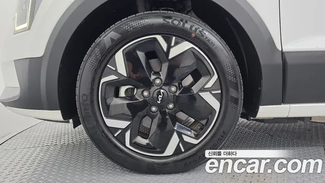 Kia Niro — Фото автомобиля 5