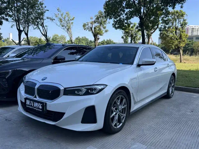 Фотография автомобиля — BMW i3