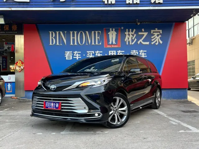 Фотография автомобиля — Toyota Sienna