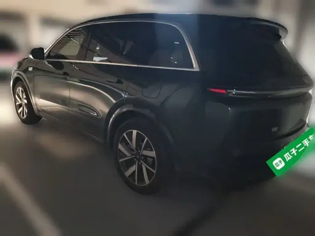 Li Auto L8 — Фото автомобиля 5
