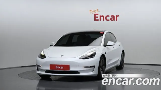 Tesla Model 3 — Фото автомобиля 3