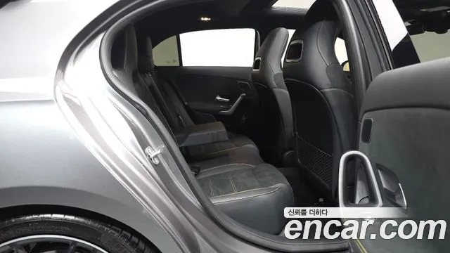 Mercedes-Benz A-Class — Фото автомобиля 11