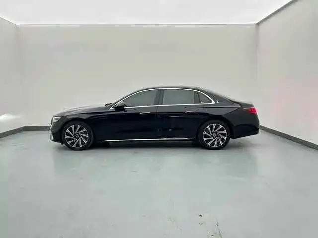 Mercedes-Benz E-Class — Фото автомобиля 13