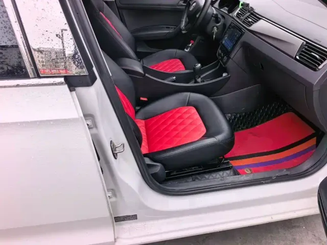 Skoda Rapid — Фото автомобиля 24