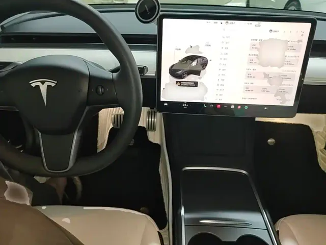 Tesla Model 3 — Фото автомобиля 5