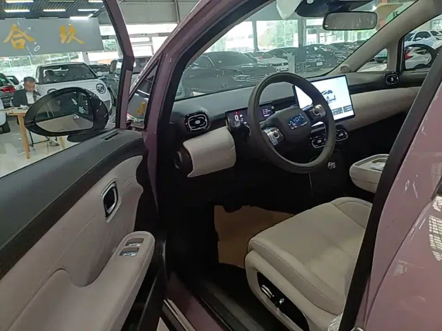 GAC Aion UT — Фото автомобиля 15