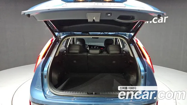 Kia Niro — Фото автомобиля 21