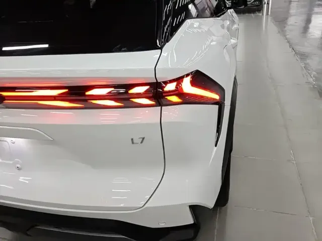 Geely Galaxy L7 — Фото автомобиля 7