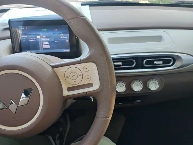Wuling Hongguang Mini EV — Фото автомобиля 12