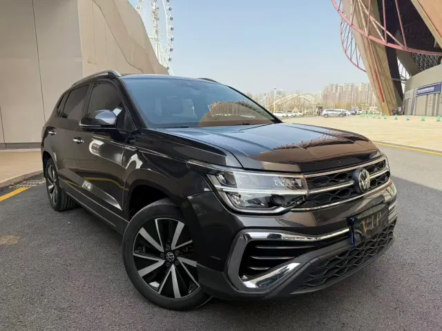 Фотография автомобиля — Volkswagen Tharu